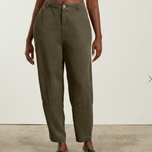 Like NEW Buttery Soft The Relaxed Chino Pant Size 4